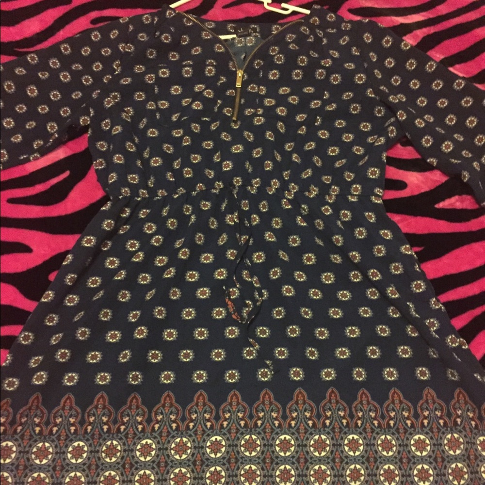 Dress with design and zipper